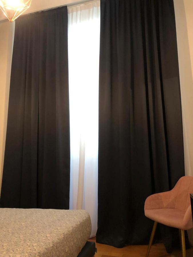 House Of - No Reception Bed & Breakfast